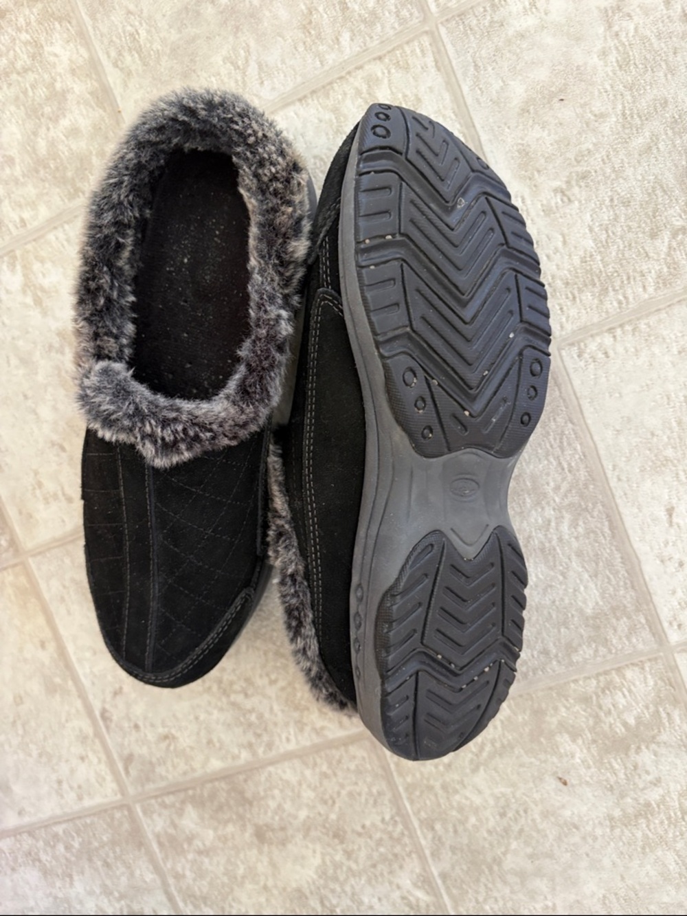 Easy Spirit Black Faux Fur Lined Slip-On Shoes